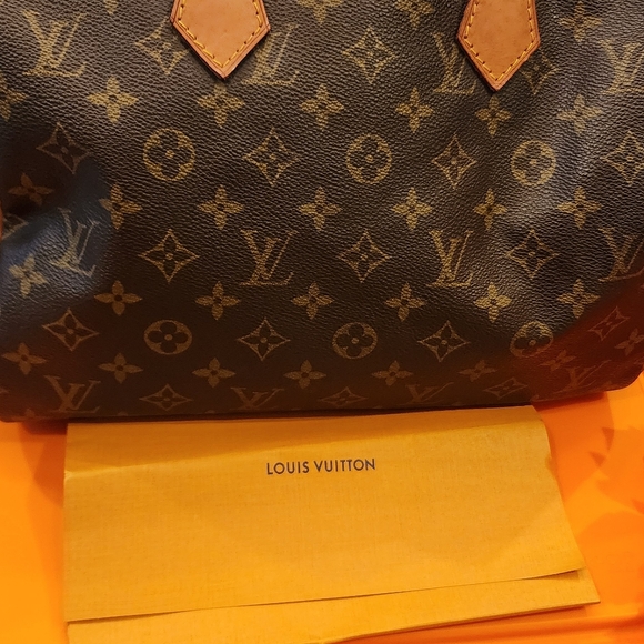 Louis Vuitton Speedy 30 **41 year old Vintage Bag** - Picture 7 of 14